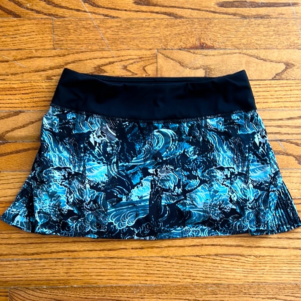 Lululemon Play off the Pleats Mid-Rise Skirt